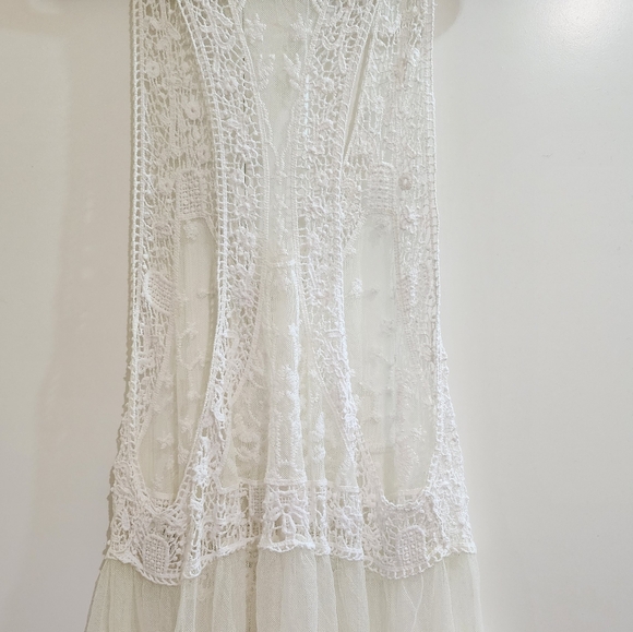 Lace top - Picture 2 of 3